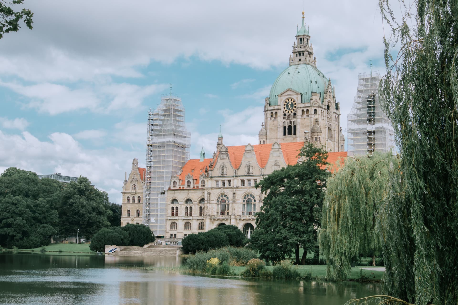 Hannover Rathaus und Maschsee