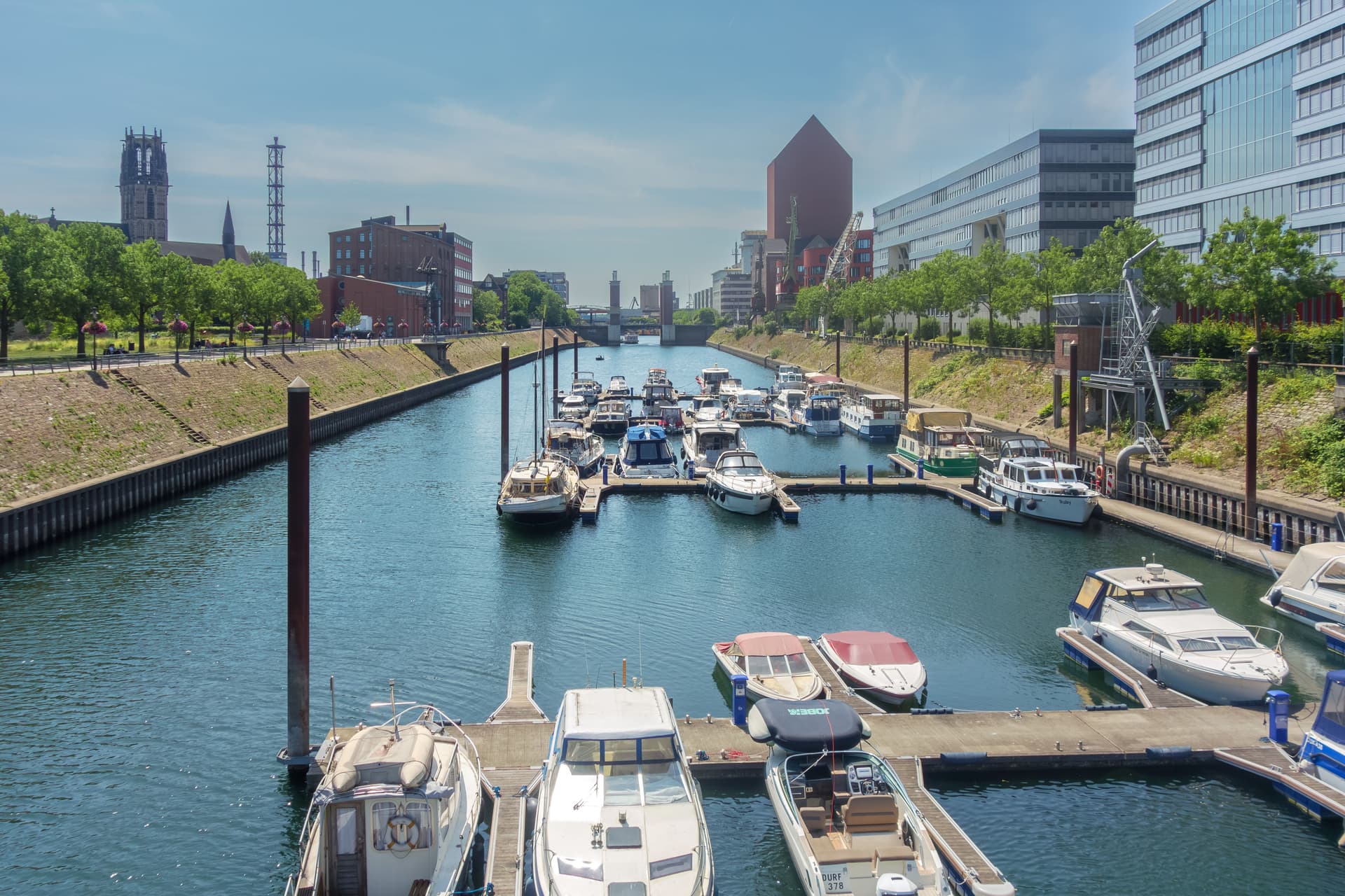 Duisburg Hafen und Industriekulisse