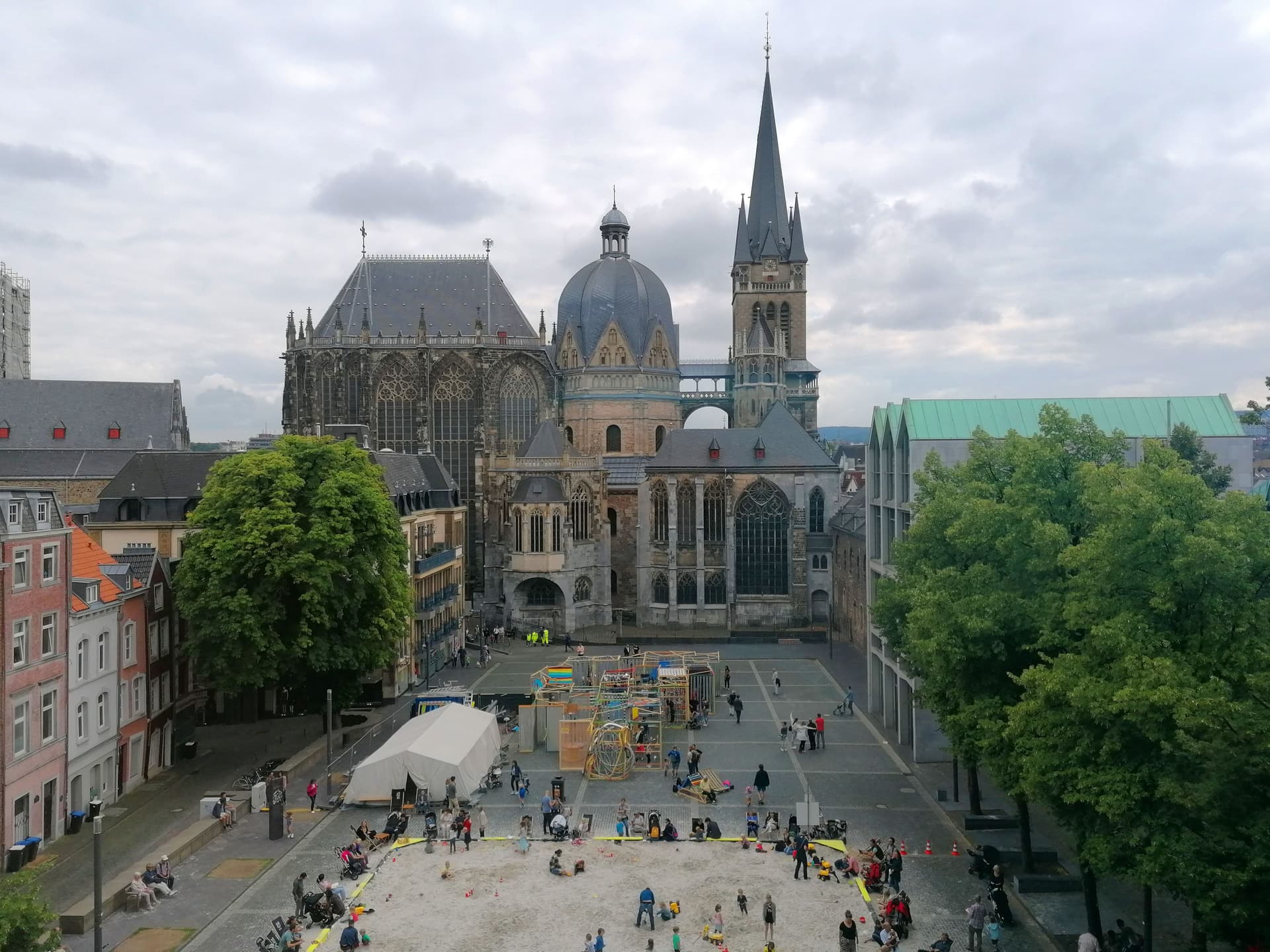 Aachener Dom aus der Luft