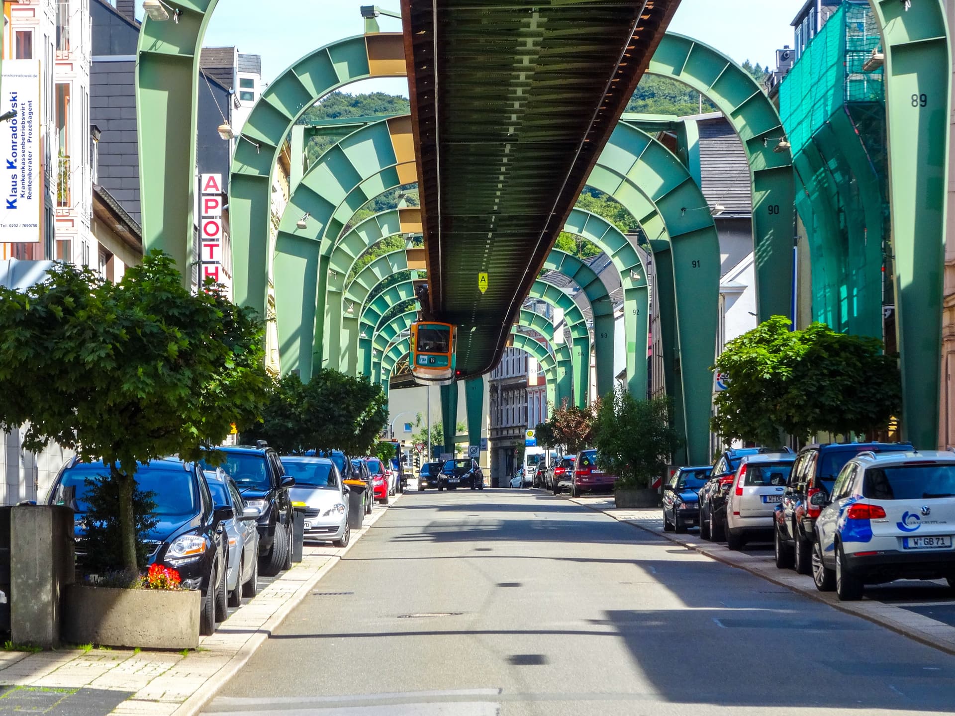 Wuppertal Schwebebahn und Stadt